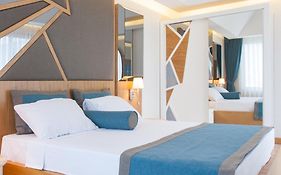 Graf Victor Hotel  4*